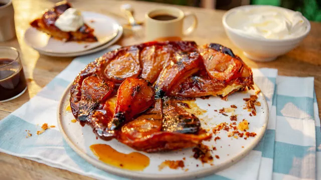 Tarte tatin sa pečenom kruškom