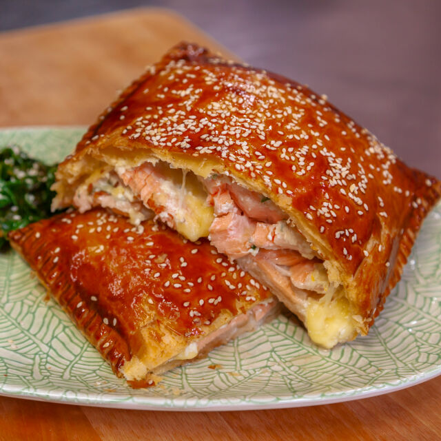 Piletina punjena mančegom i ćorizom sa pečenim šparglama