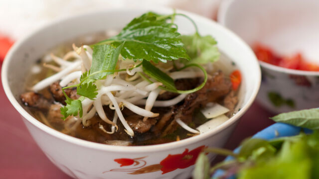 Zapečene svinjske pljeskavice sa vijetnamskim začinima