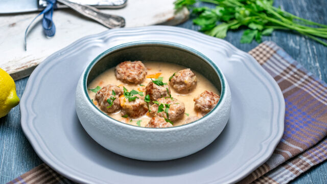 Paprikaš frikase sa ćuftama