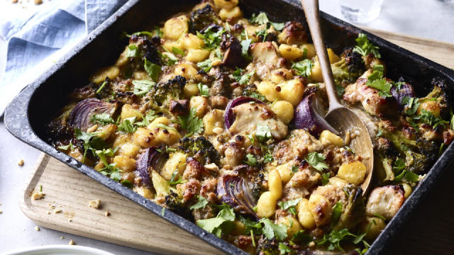 Jelo u plehu od kikirikija i piletine