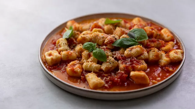 Domaće njoke s rikotom i sugom