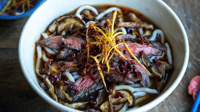 Čorba od nudli sa zapečenom šniclom