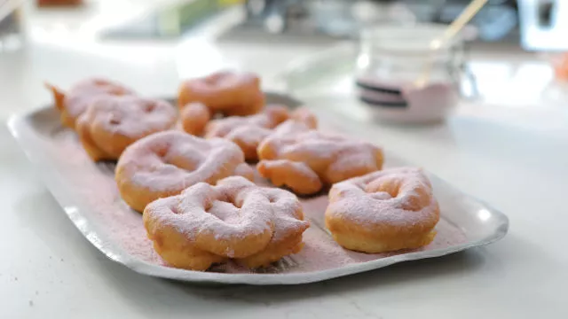 Levak-kolač s milkšejkom od jagode