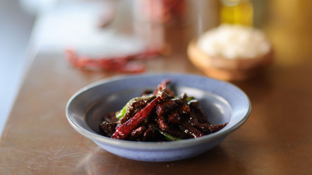 Brzo mongolsko juneće jelo iz voka