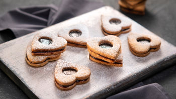 Linški piškoti s šipkovo marmelado