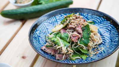 Solata z govedino in rezanci soba