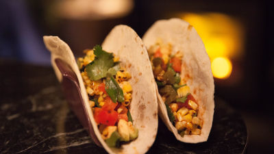 Richo's Bar Snacks / Koruzni taco s pikantno salso