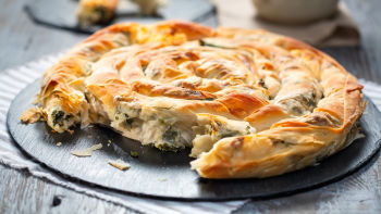 Domača pita s špinačo in kozjim sirom