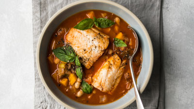 Ribji brodet s paradižnikom in fižolom