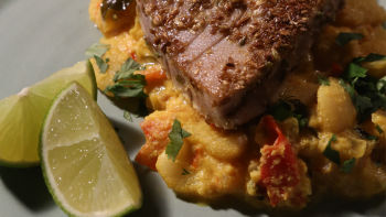 Tuna z jogurtom in fižolom