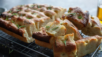 Fokača z rožmarinom