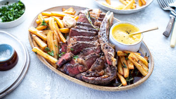 Ubijalski zrezki z ocvrtim krompirčkom