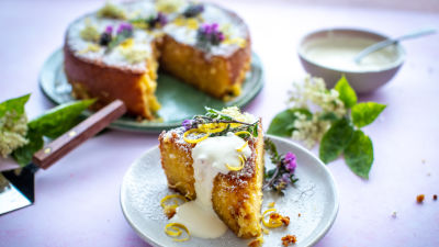 Kolač z limoncellom in polento