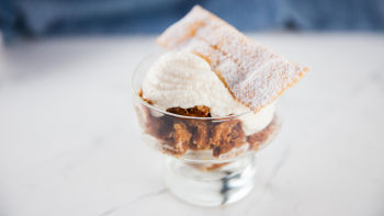 Kavna granita, stepena rikota in flancati