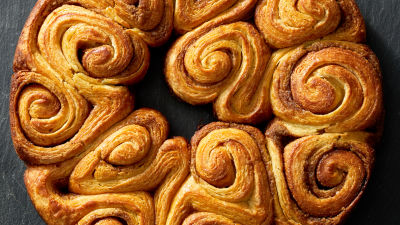 KRUH Z RJAVIM MASLOM