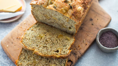 Irski kruh s čedarjem in timijanom