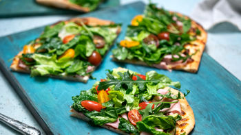 Pica z listnato zelenjavo