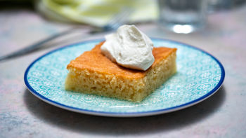 Biskvit z bezgovim sirupom