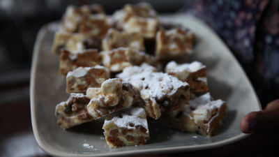 Jabolčne kocke z belo čokolado