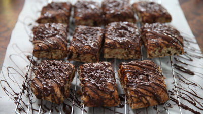 Sodin kruh s karamelo