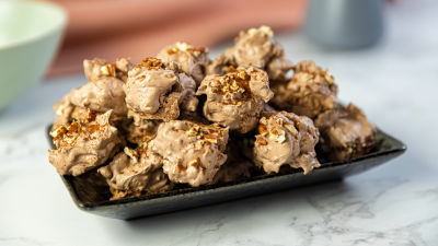 Španski vetrci s čokolado in pekani