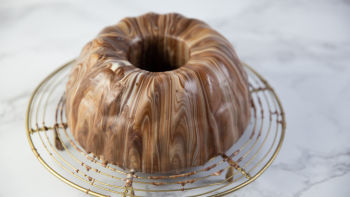 Ingverjev kolač s čokoladnim prelivom