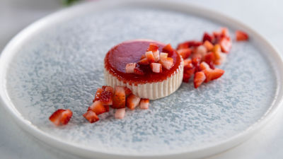 Semifreddo z jagodami in smetano