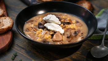 Juha iz gozdnih gob in kuskusa