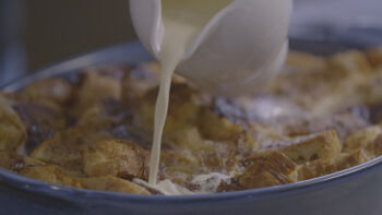 Sladica s kruhom in maslom