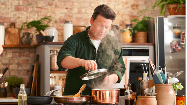 Jamie Oliver: S kuhanjem sproščeno naprej
