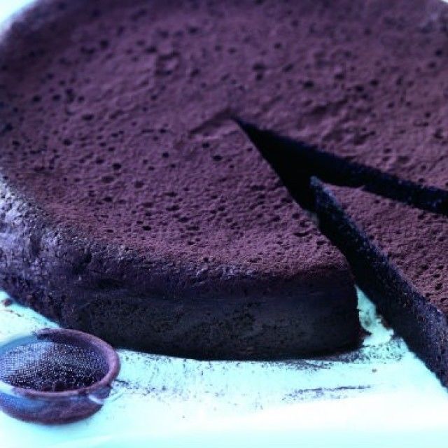 Lahka čokoladna torta