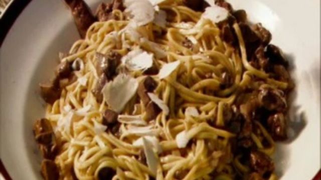 Tagliatelle s piščančjimi jetri