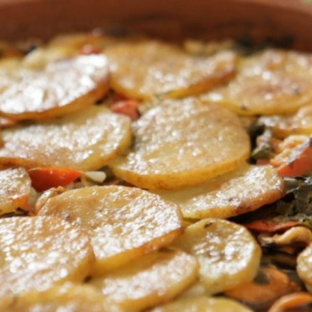 Enolončnica z rižem, krompirjem in klapavicami