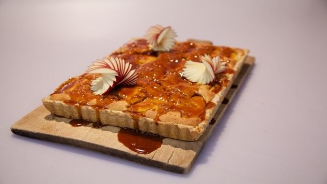 Karamelno jabolčna pita