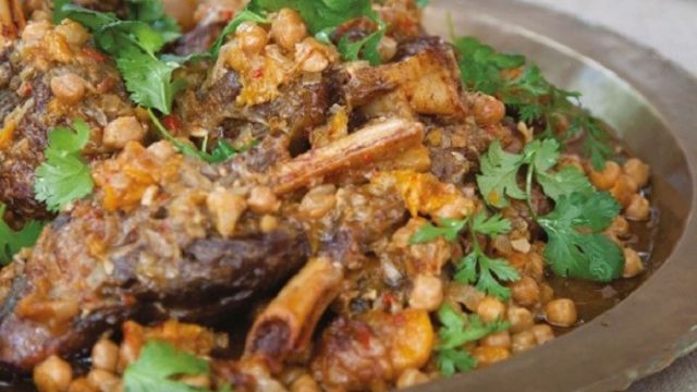 Tagine z jagnjetino in čičeriko na način Annabel Langbein