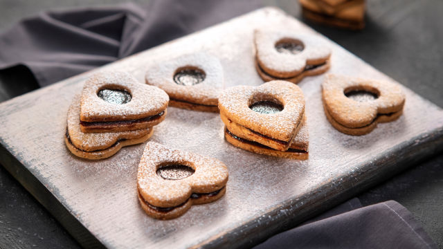 Linški piškoti s šipkovo marmelado