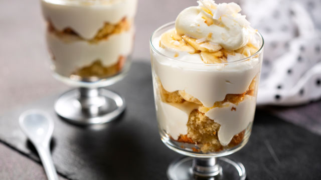 Sladica s kokosom in banano