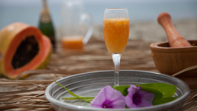 Tropski koktajl s šampanjcem