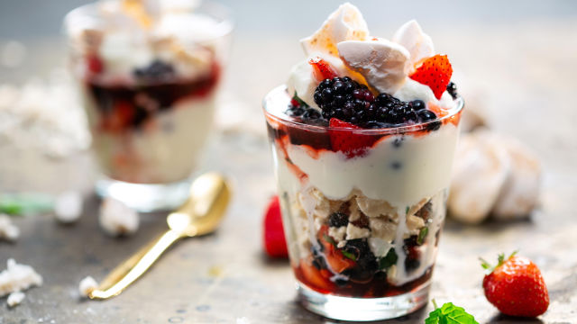 Grmada z jagodičevjem