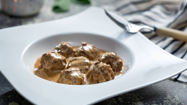 Telečje kroglice z gorčično omako