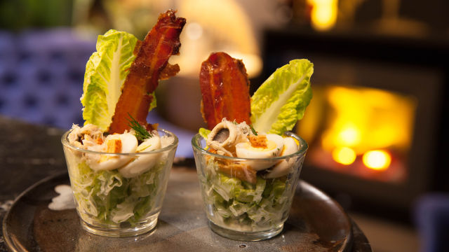 Cezarjeva solata v kozarčku