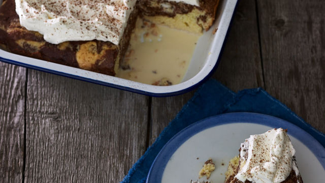 MLEČNI MARMORNI KOLAČ