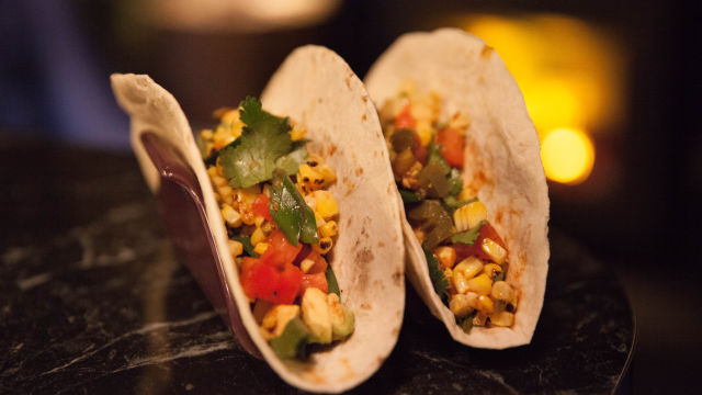 Koruzni taco s pikantno salso