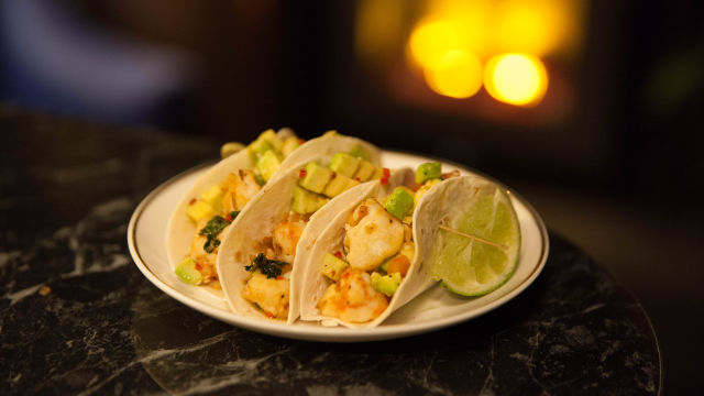 Taco s kozicami, avokadom in čilijem