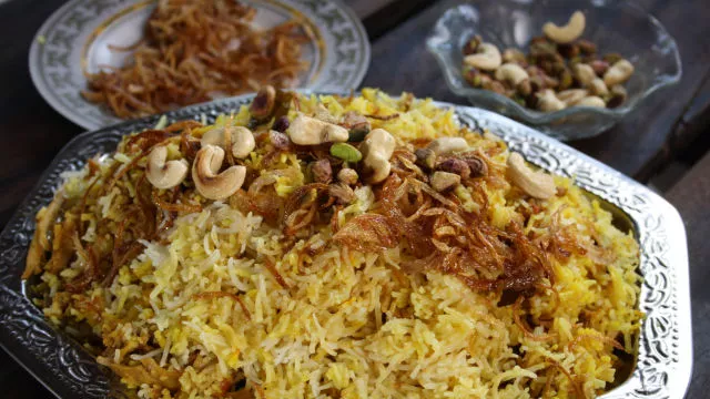 Biryani s piščancem in rožno vodo