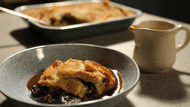 Earl grey puding s kruhom in maslom