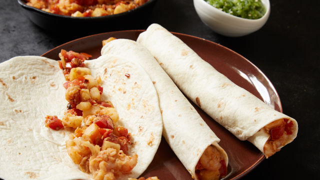 Machaca iz kozic in krompirjev burito