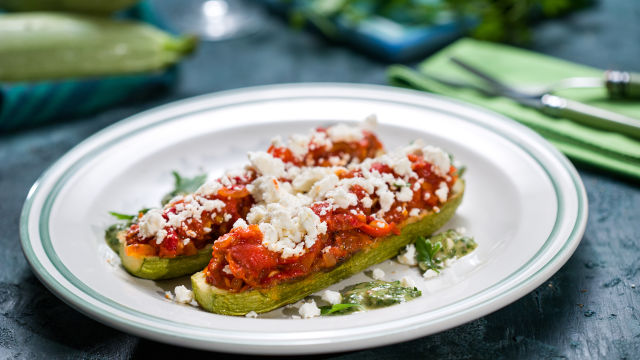 Bučka s sirom in salso verde