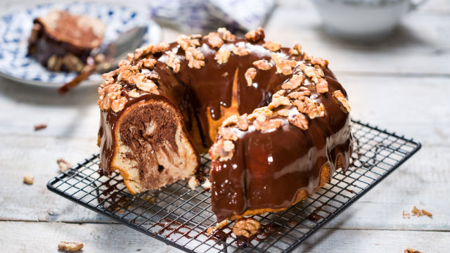 Marmorni kolač s čokoladno glazuro